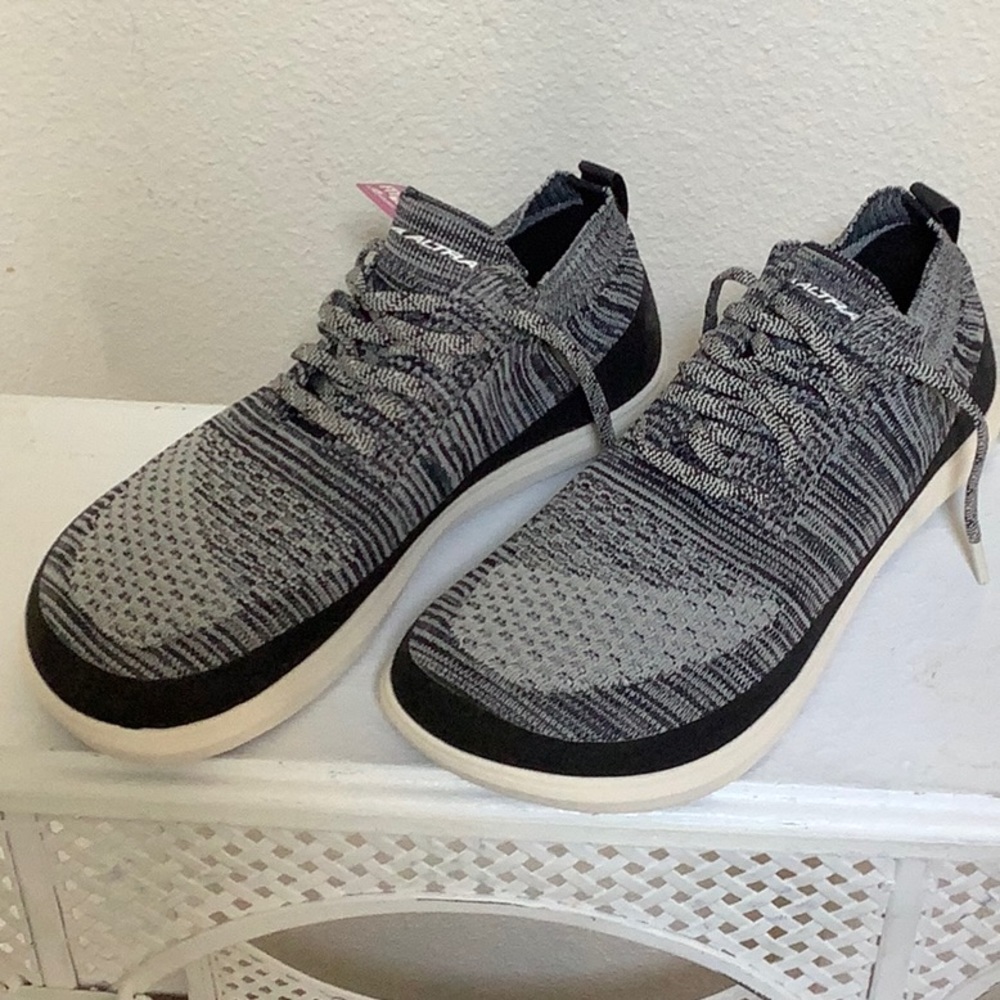 New Altra shoes. Women size 9.5.